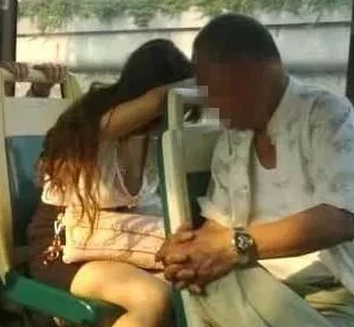 变态美女被强摸尿口扒开屁股，近日该事件引发广泛关注，网友们纷纷讨论事件的严重性与社会影响