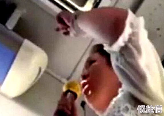 美女扒开粉嫩尿口的桶爽网友称内容低俗不堪入目令人不适